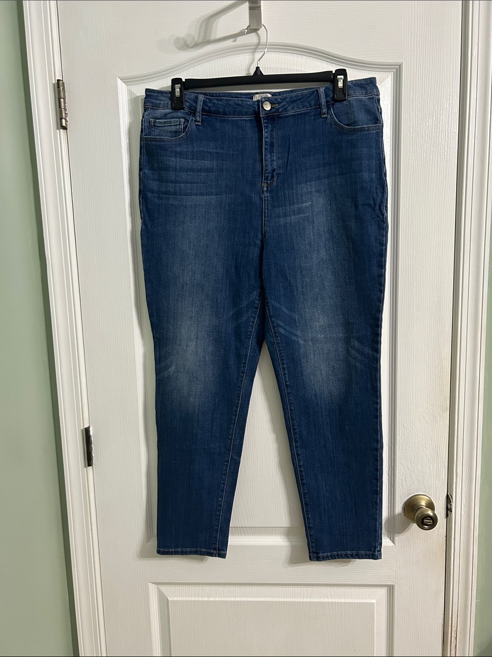 LOGO by Lori Goldstein Skinny Jeans in Dark Blue Wash